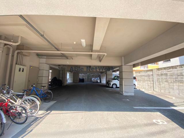 駐車場　駐車場