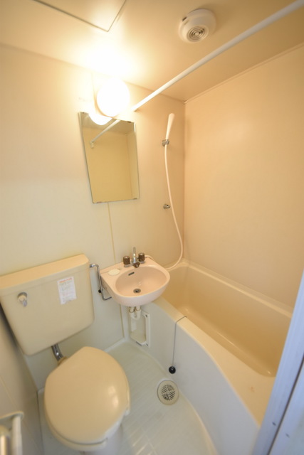 バス・シャワールーム　★ユニットバスはお掃除らくらく★