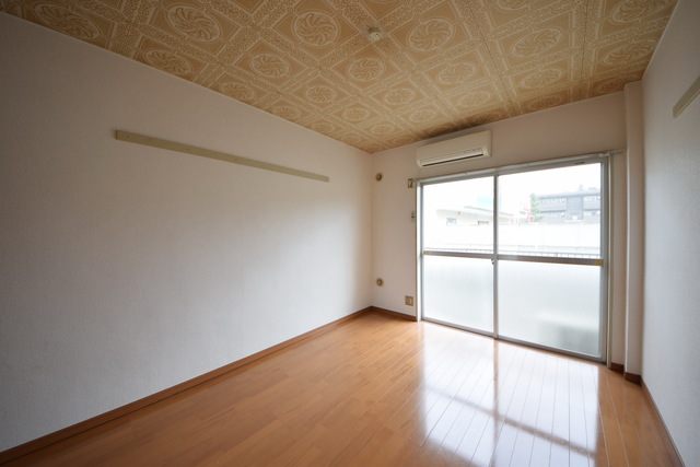 居室・リビング　★大きな窓の明るいお部屋★