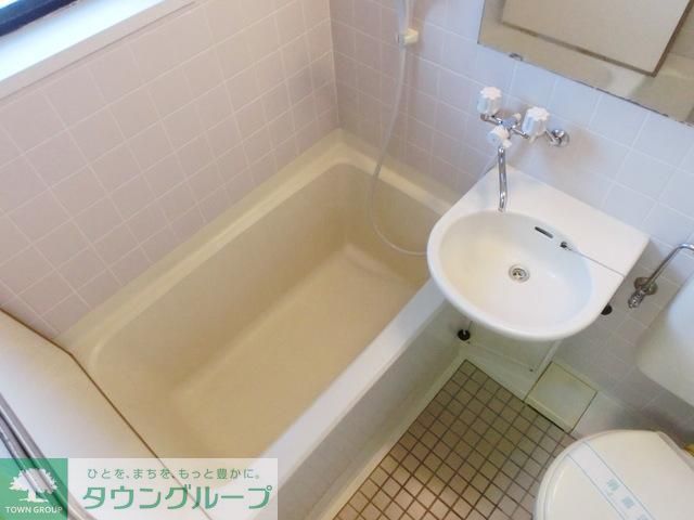 バス・シャワールーム　★窓もあり明るいバスルームです★