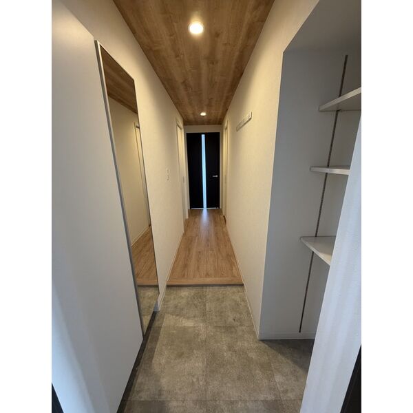 玄関　※別号室のイメージ写真です。現況優先となります。