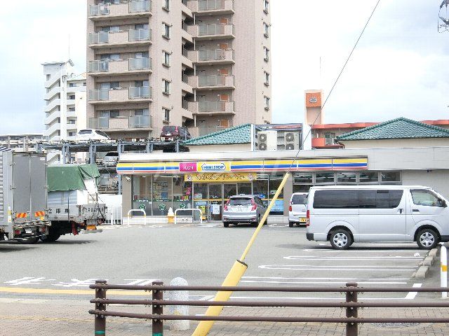 コンビニ　ミニストップ 博多吉塚３丁目店（コンビニ）まで346m