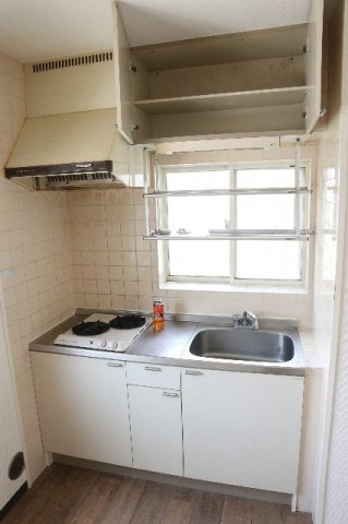 キッチン　コンパクトなキッチンで掃除もラクラク