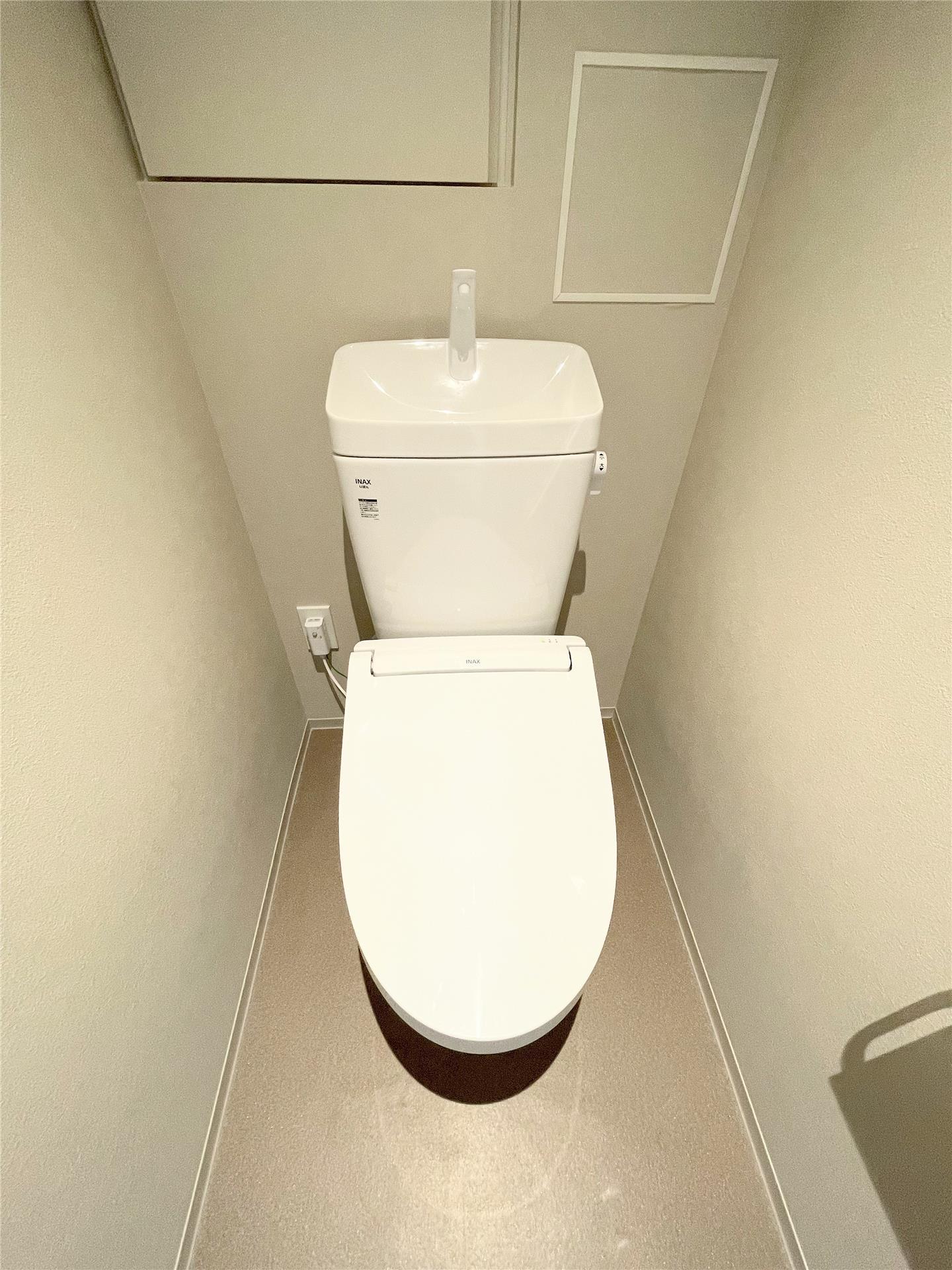 トイレ　温水洗浄便座