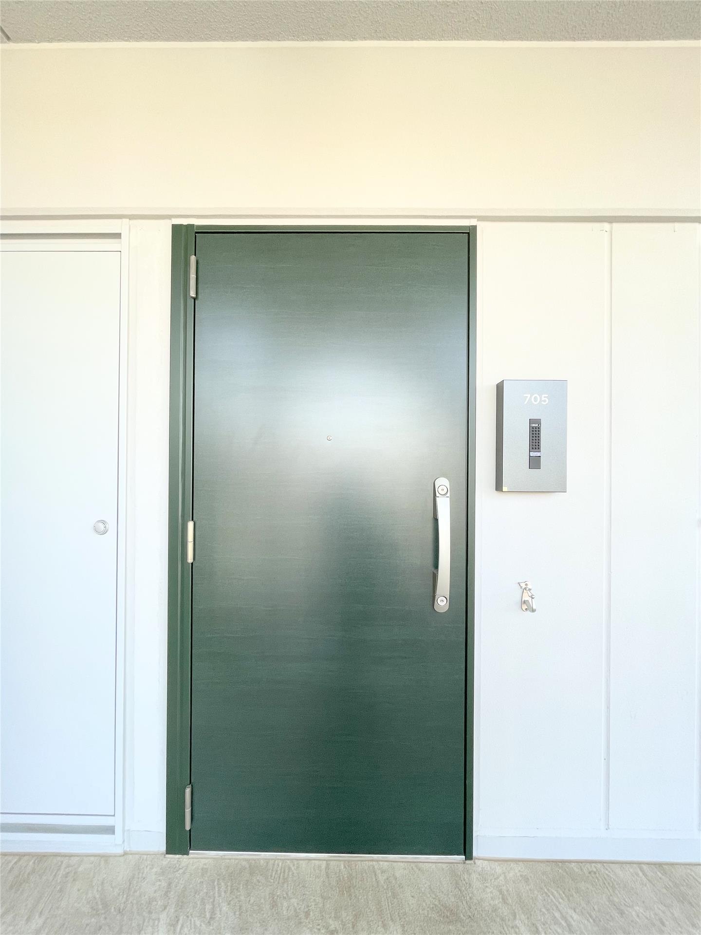 玄関　玄関外側