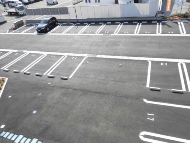 駐車場　駐車場