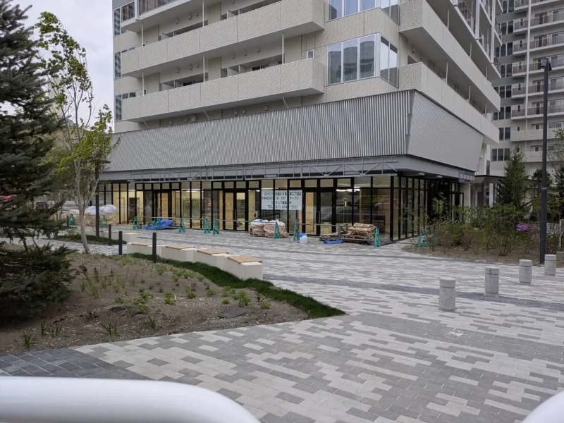 コンビニ　ファミリーマート札幌北6条東2丁目店（コンビニ）まで763m