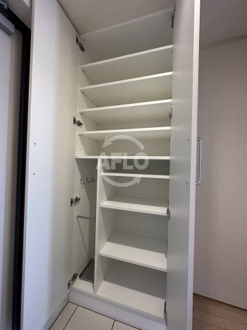 収納　エステムプラザ難波WESTリバークロス　シューズボックス