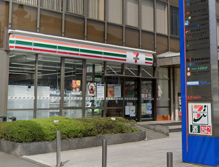 コンビニ　セブンイレブン（コンビニ）まで72m