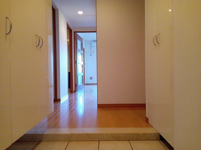 玄関　※他部屋参考写真