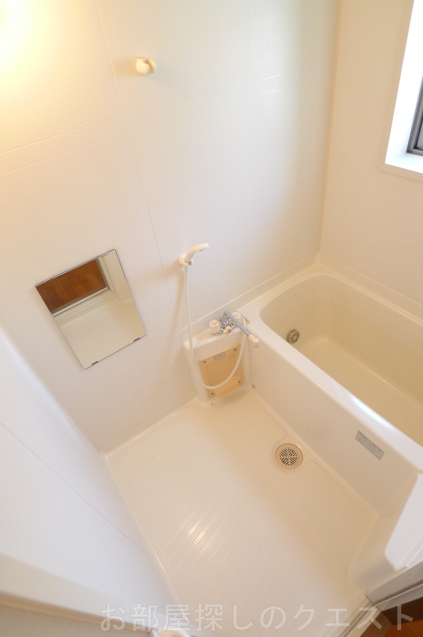 バス・シャワールーム　（写真は同タイプのを使用しております。）