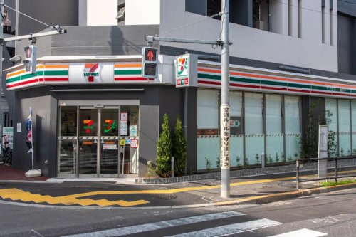 コンビニ　セブンイレブン 板橋本町駅東店（コンビニ）まで574m