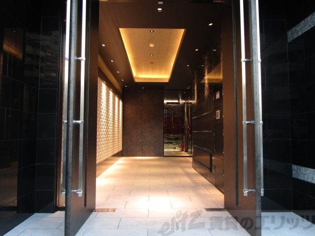 エントランス　エントランス