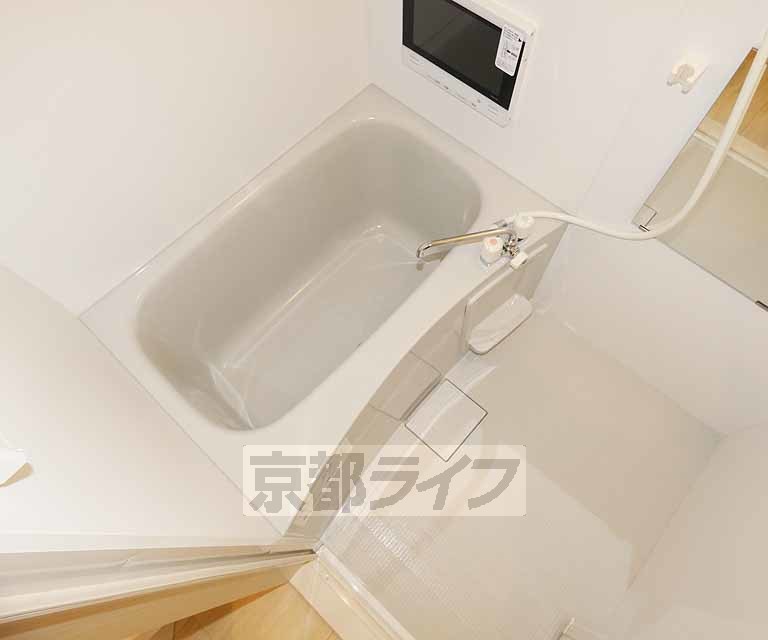 バス・シャワールーム　清潔感のあるバスルーム。