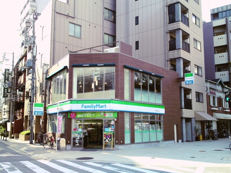 コンビニ　ファミリーマート西天満店（コンビニ）まで606m