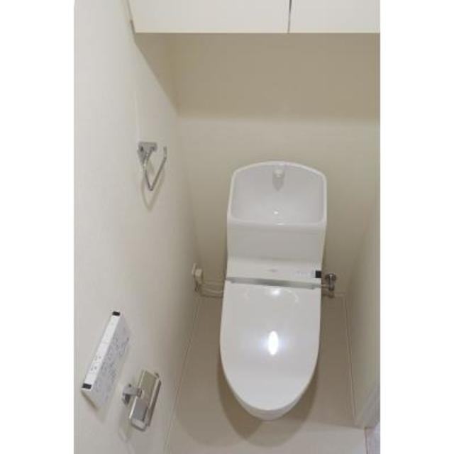 トイレ　※写真は同タイプ住戸です。