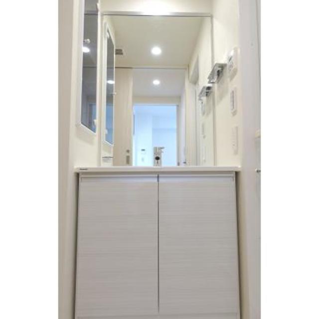 洗面設備　※写真は同タイプ住戸です。