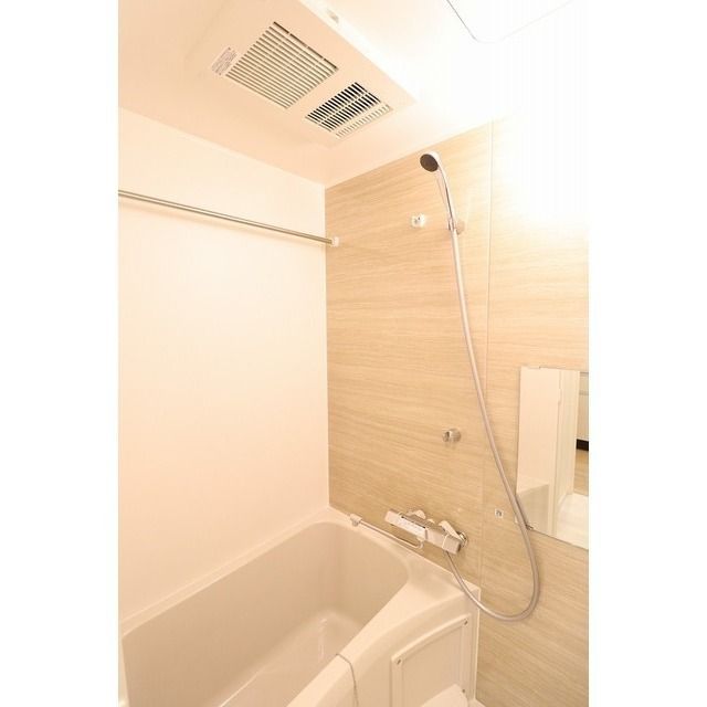 バス・シャワールーム　ゆっくりバスタイムをお楽しみください☆