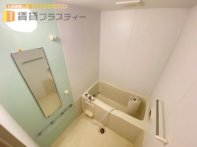 バス・シャワールーム　爽やかなアクセントパネル