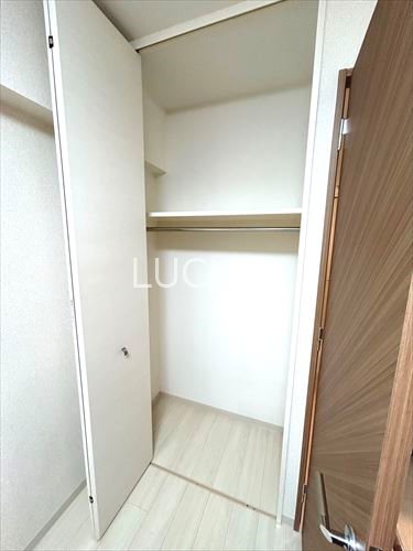 収納　高さのあるクローゼットでたっぷり収納♪