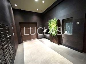 エントランス　管理体制良好で綺麗なエントランスです。