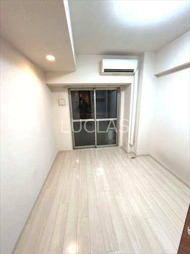 居室・リビング　床面も白で統一しており清潔感が溢れます。