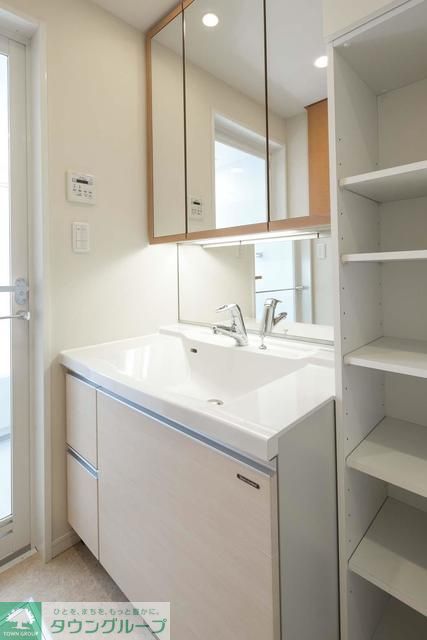 洗面設備　※写真は同タイプ住戸です。