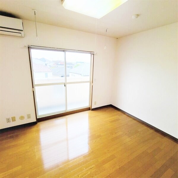 その他部屋・スペース　【収納力あるウォークインクローゼット完備】