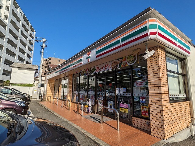 コンビニ　ららぽーと福岡（コンビニ）まで850m