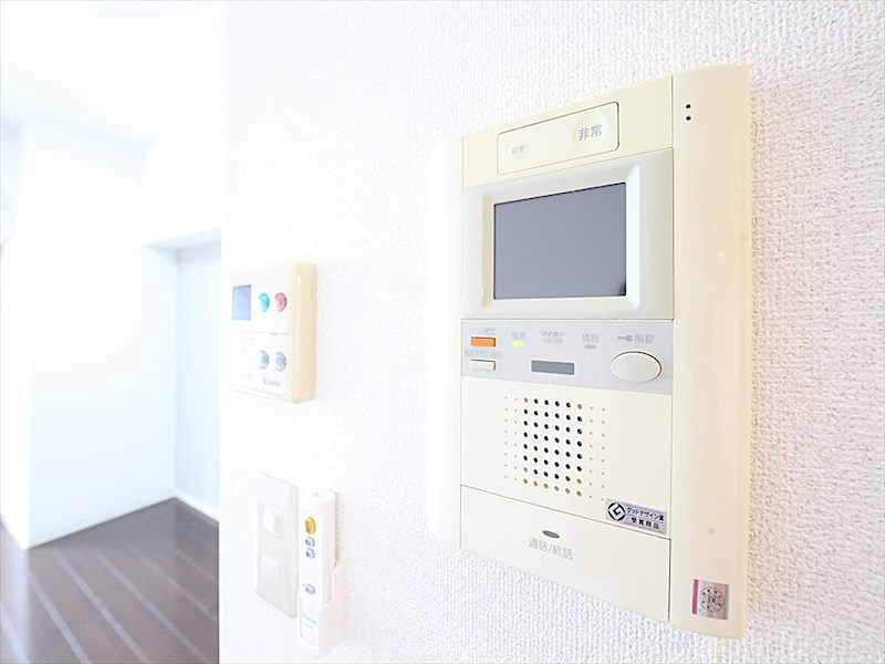セキュリティ　モニター付きインターホン