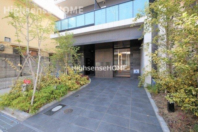 エントランス　清潔なエントランスです