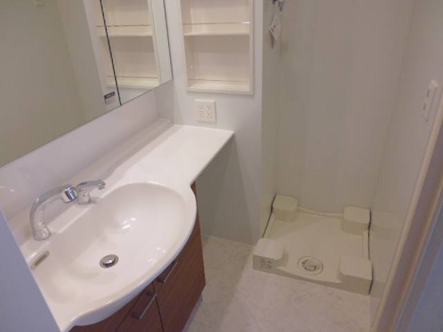 洗面設備　洗髪洗面化粧台＆室内洗濯機置場