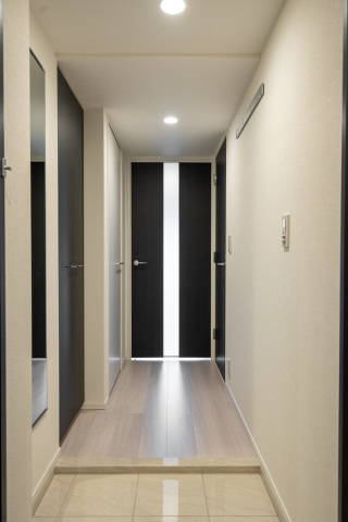 玄関　※別部屋参考写真