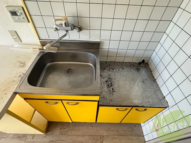 キッチン　ガスキッチン。自分好みのガスコンロを置いてみてください。