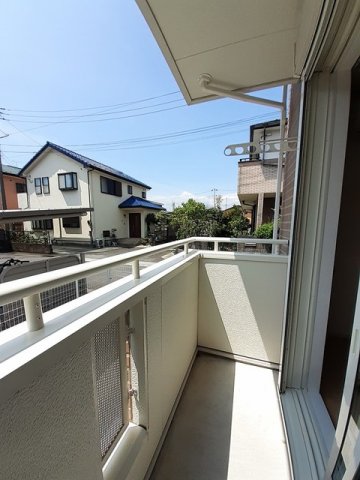 バルコニー　陽当たり良好なバルコニーです