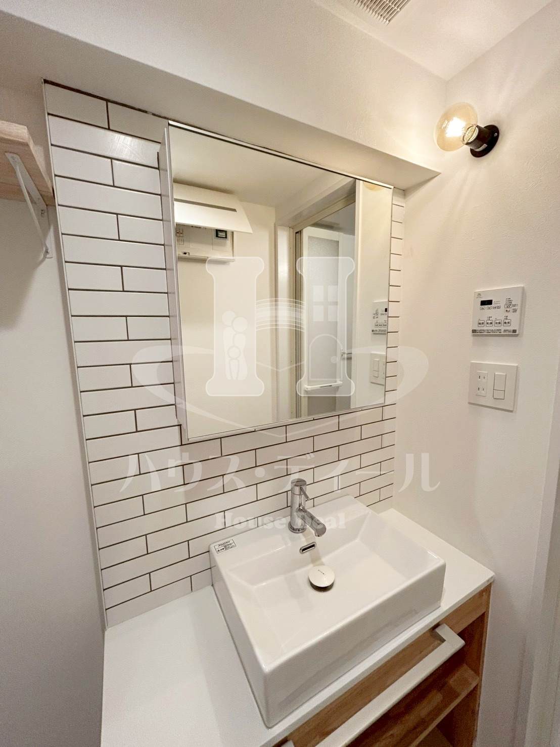 洗面設備　独立洗面台です