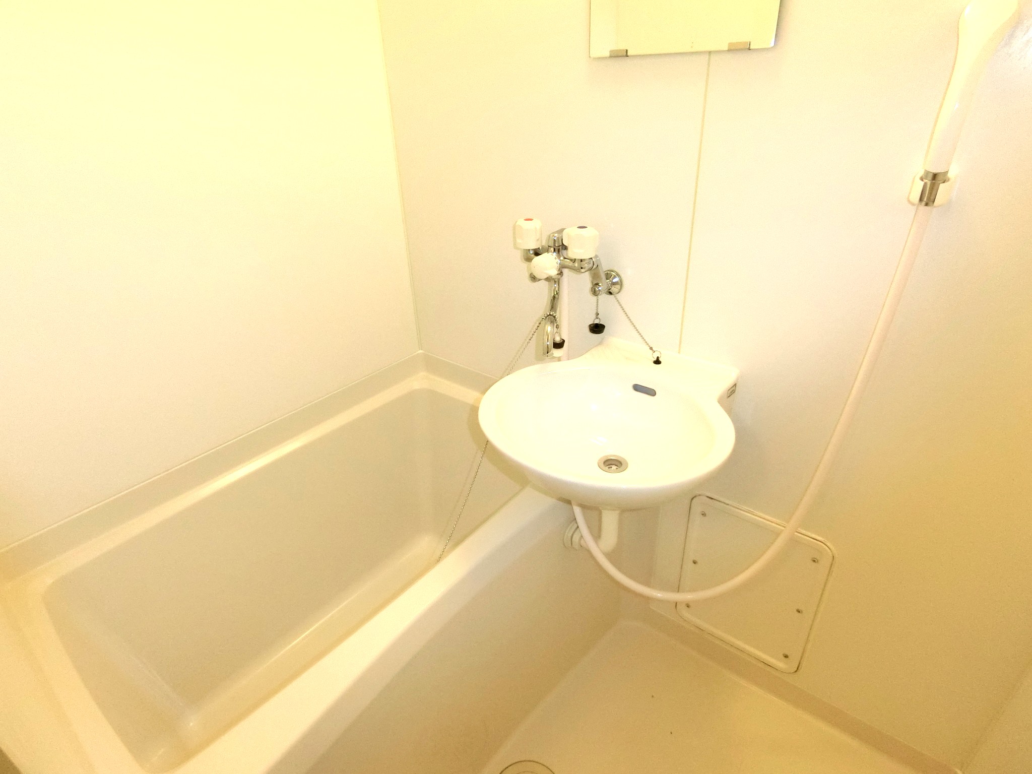 バス・シャワールーム　雨でも安心な浴室乾燥機を完備です☆