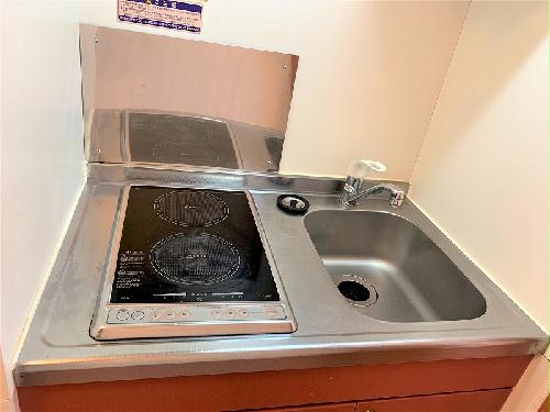 キッチン　2口ラジエントヒーターコンロ。