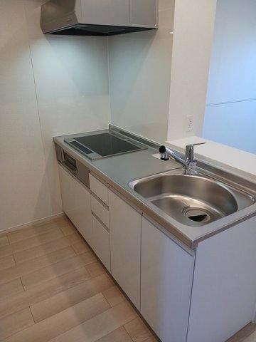 キッチン　コンパクトなキッチンで掃除もラクラク