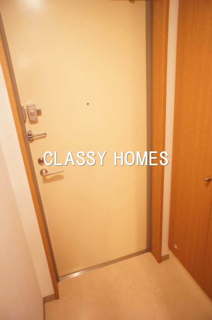 玄関　2002年竣工　スカイコート三田慶大前：玄関