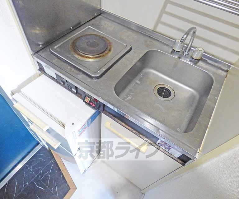 キッチン　ＩＨコンロ付きです。