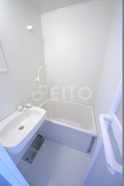 バス・シャワールーム　写真は２０３号室