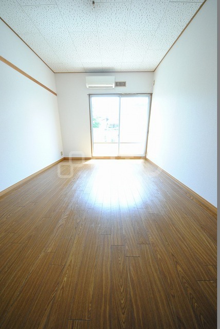 居室・リビング　写真は２０３号室