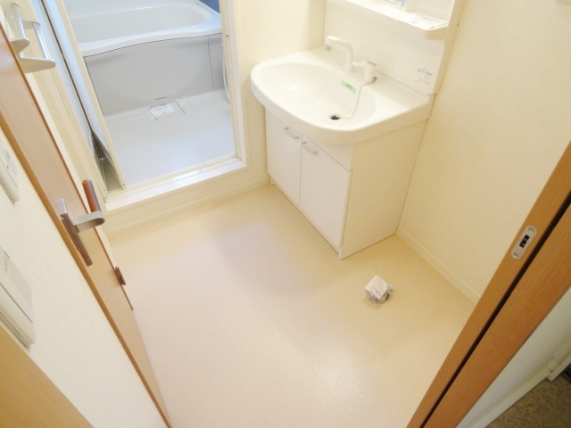 洗面設備　写真は別号室のものです。