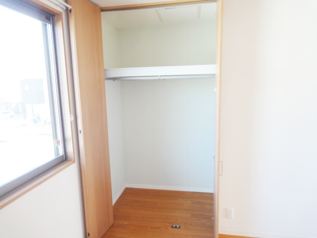 収納　写真は別号室のものです。