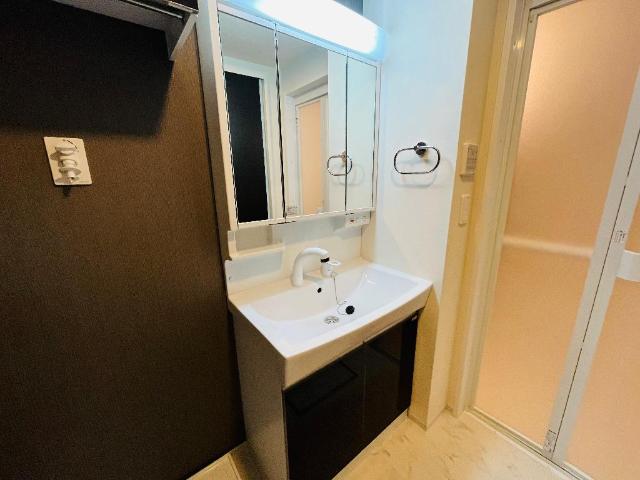 洗面設備　洗髪洗面化粧台