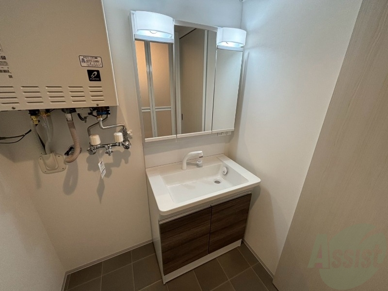 洗面設備　洗面台は独立していて使いやすそうですね。