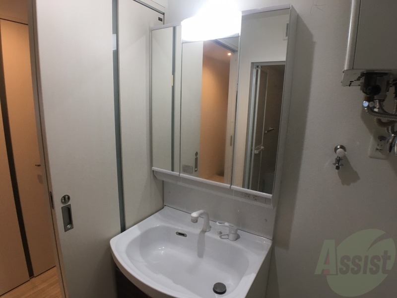 洗面設備　こちらに洗面台があります。朝の洗顔はこちらで。