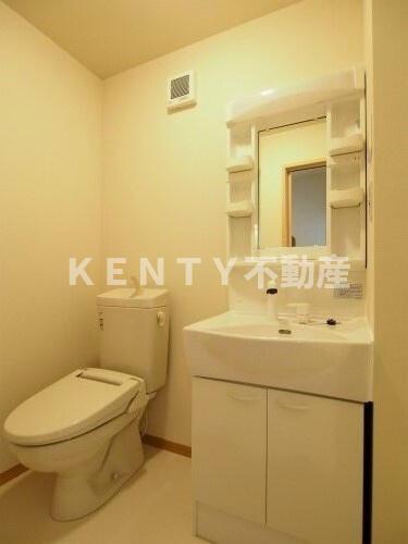 洗面設備　スペースが確保できる洗面所です