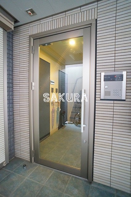 セキュリティ　不審者、勧誘員をシャットアウトできるオートロックです♪